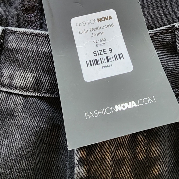 Fashion nova destructed jeans - Picture 2 of 5